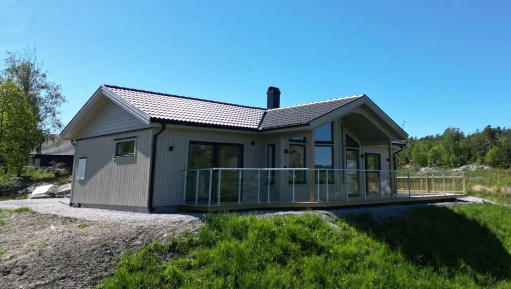 Fasadbild på Visningshuset Effekt 97 i Grebbestad